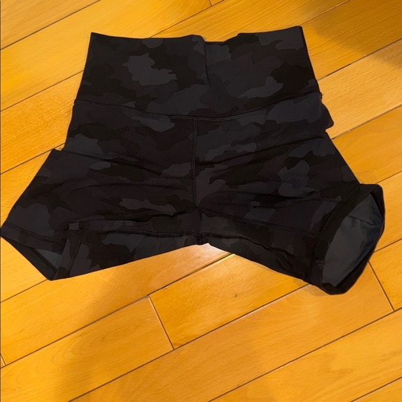 Lululemon biker shorts - Picture 3 of 3